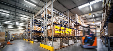 Wyposażenie hal i magazynów